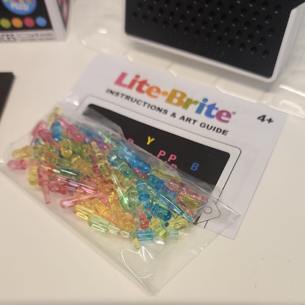 Lite-Brite Creative Light Box Set - Picture 2 of 6